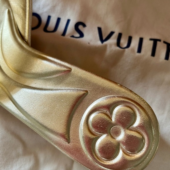 Louis Vuitton Metallic Gold Slide Sandals, size 40/9.5 - Picture 7 of 8